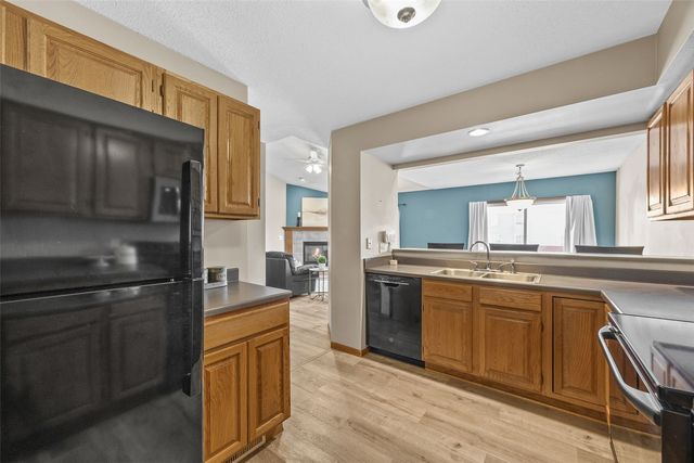 2695 Ridgeview Way, Marion, IA 52302