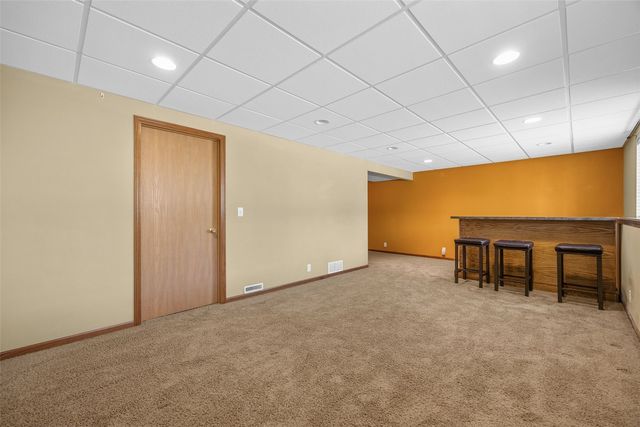 2695 Ridgeview Way, Marion, IA 52302