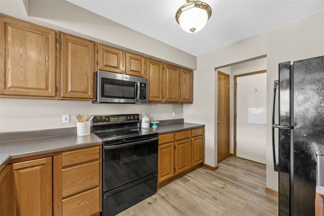 2695 Ridgeview Way, Marion, IA 52302