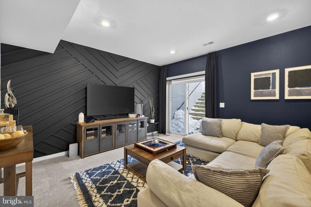 236 LEHIGH DR, Winchester, VA 22602