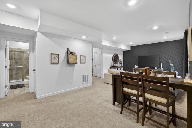 236 LEHIGH DR, Winchester, VA 22602