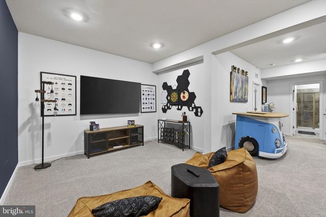 236 LEHIGH DR, Winchester, VA 22602