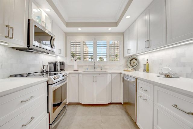 3224 S Ocean Boulevard 214, Highland Beach, FL 33487