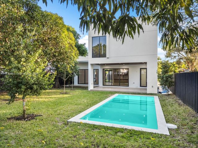 2285 SW 17th Ter, Miami, FL 33145