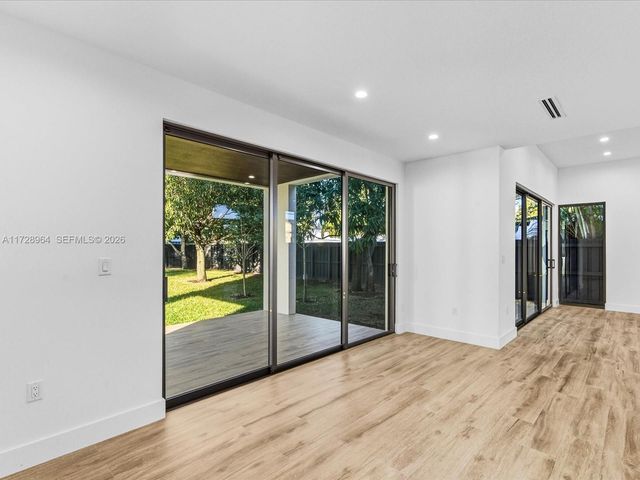 2285 SW 17th Ter, Miami, FL 33145