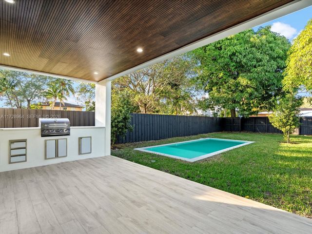 2285 SW 17th Ter, Miami, FL 33145