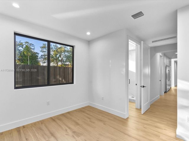 2285 SW 17th Ter, Miami, FL 33145