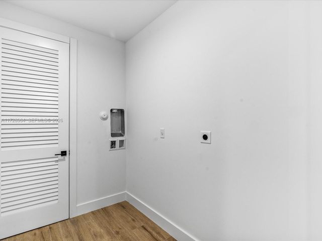 2285 SW 17th Ter, Miami, FL 33145