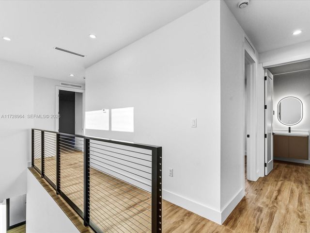 2285 SW 17th Ter, Miami, FL 33145