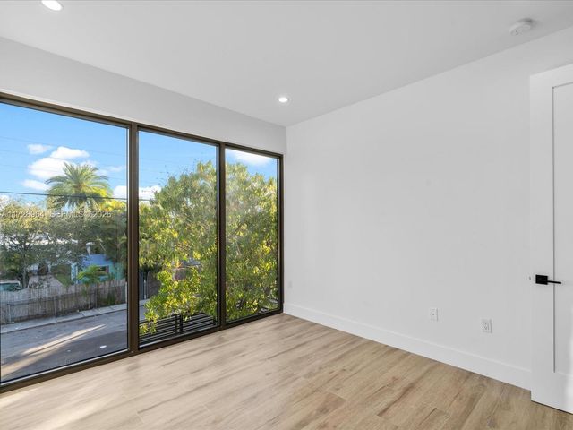 2285 SW 17th Ter, Miami, FL 33145