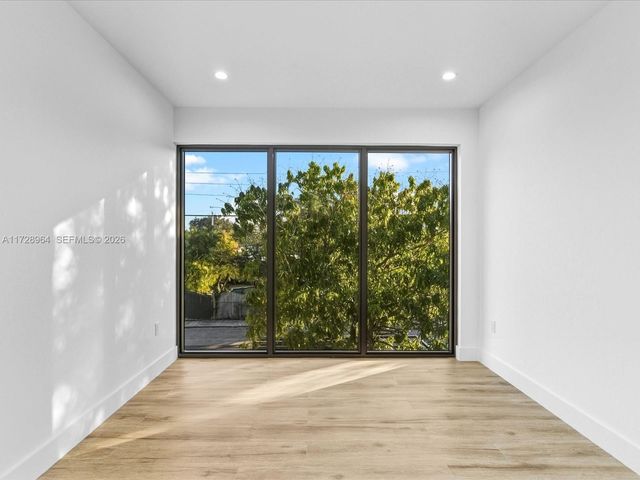 2285 SW 17th Ter, Miami, FL 33145