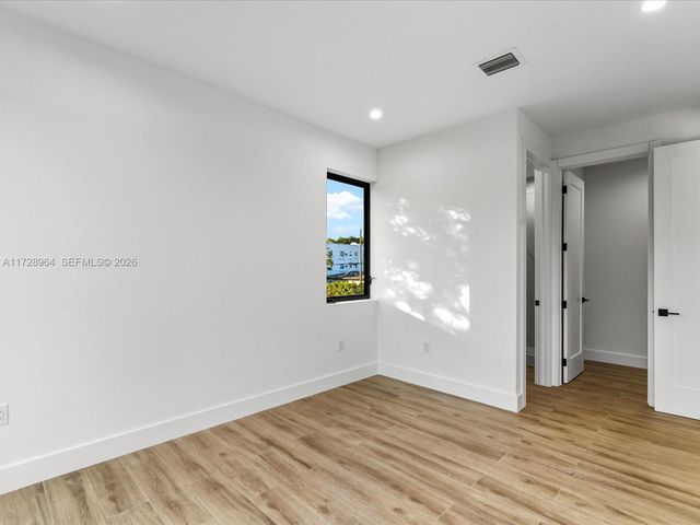 2285 SW 17th Ter, Miami, FL 33145