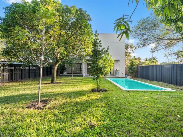 2285 SW 17th Ter, Miami, FL 33145