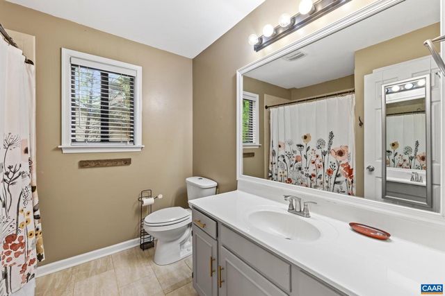 10 DARBY LN, Palmyra, VA 22963