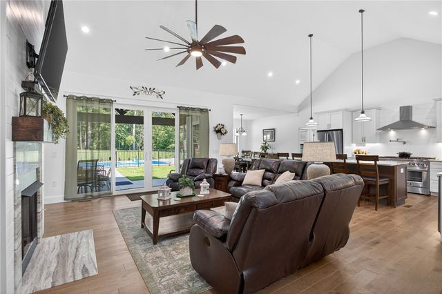 921 Falling Waters Lane, Seneca, SC 29672