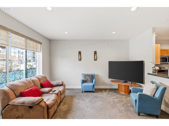 17264 Sw MARTY Ln, Beaverton, OR 97003