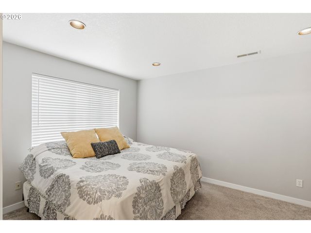 17264 Sw MARTY Ln, Beaverton, OR 97003