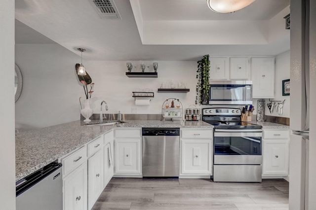 18350 SE Wood Haven Lane J, Jupiter, FL 33469