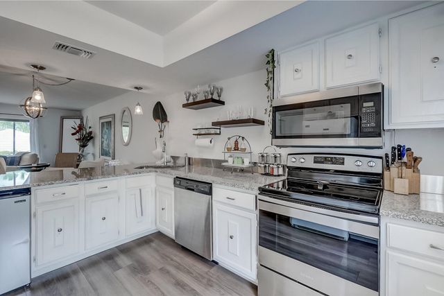 18350 SE Wood Haven Lane J, Jupiter, FL 33469