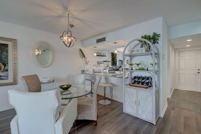 18350 SE Wood Haven Lane J, Jupiter, FL 33469