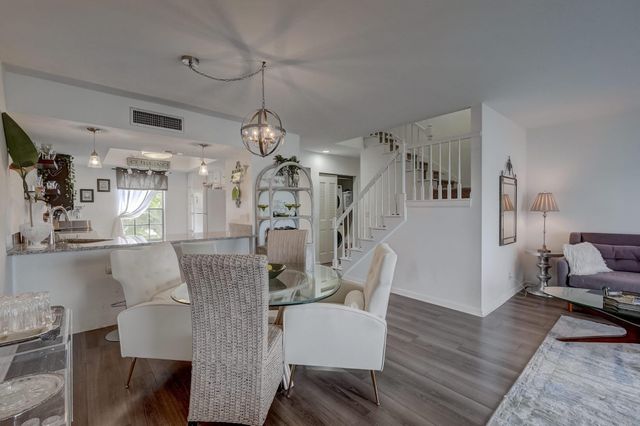 18350 SE Wood Haven Lane J, Jupiter, FL 33469