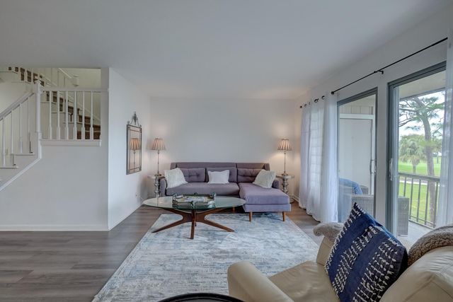 18350 SE Wood Haven Lane J, Jupiter, FL 33469