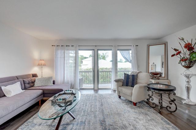 18350 SE Wood Haven Lane J, Jupiter, FL 33469