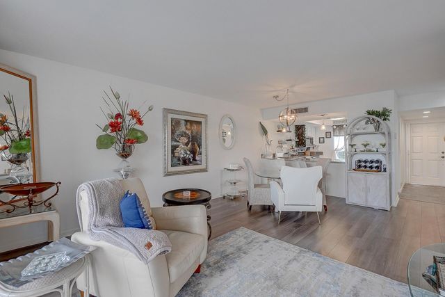 18350 SE Wood Haven Lane J, Jupiter, FL 33469