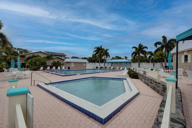 18350 SE Wood Haven Lane J, Jupiter, FL 33469