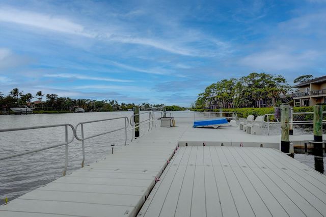 18350 SE Wood Haven Lane J, Jupiter, FL 33469