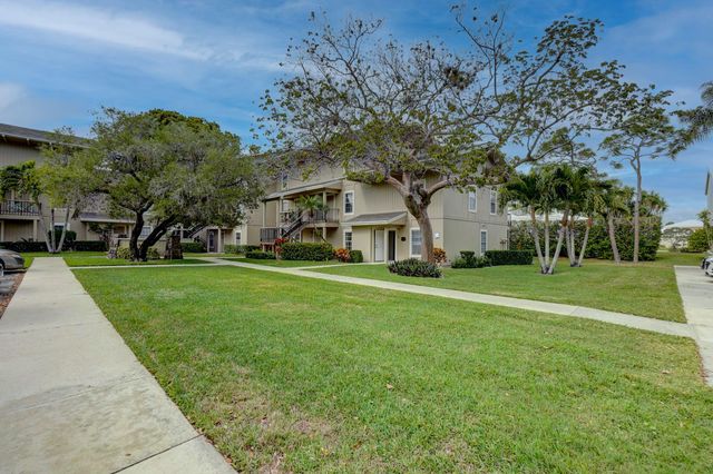 18350 SE Wood Haven Lane J, Jupiter, FL 33469