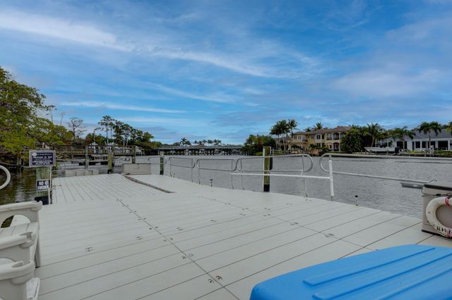 18350 SE Wood Haven Lane J, Jupiter, FL 33469