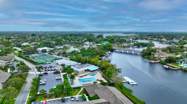 18350 SE Wood Haven Lane J, Jupiter, FL 33469