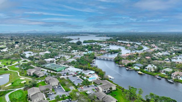 18350 SE Wood Haven Lane J, Jupiter, FL 33469