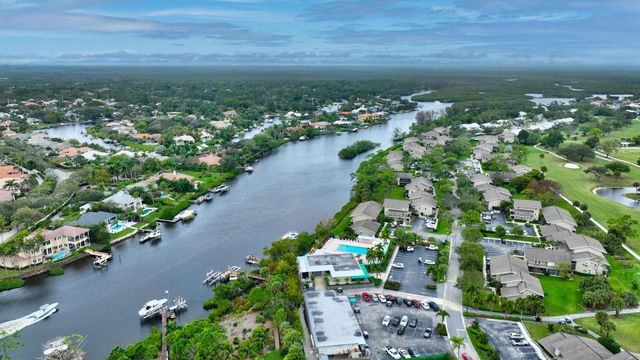 18350 SE Wood Haven Lane J, Jupiter, FL 33469