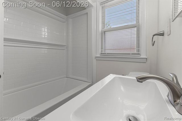 6719 Parkland Street, Dearborn Heights, MI 48127