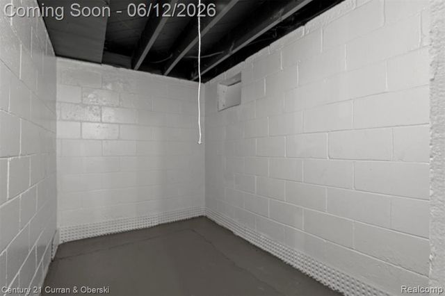 6719 Parkland Street, Dearborn Heights, MI 48127