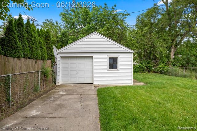 6719 Parkland Street, Dearborn Heights, MI 48127