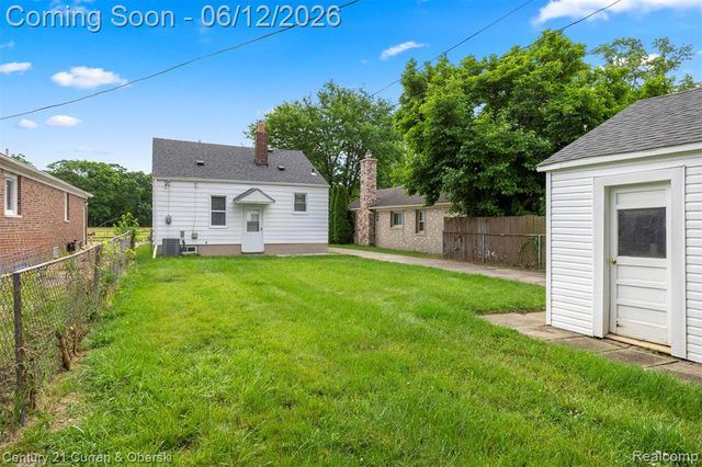 6719 Parkland Street, Dearborn Heights, MI 48127