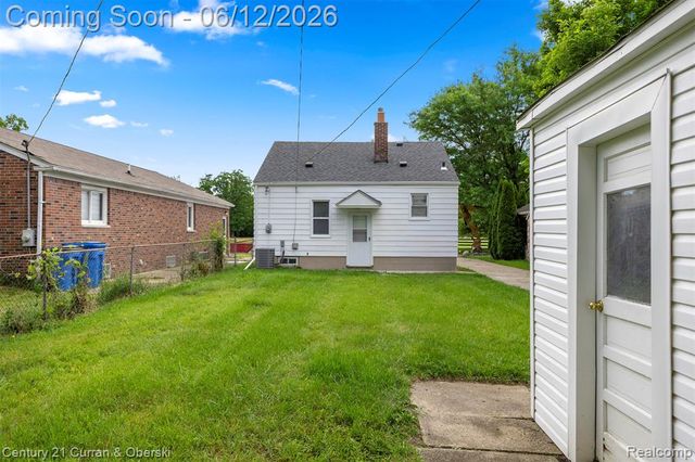 6719 Parkland Street, Dearborn Heights, MI 48127