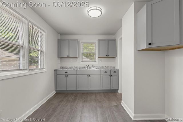 6719 Parkland Street, Dearborn Heights, MI 48127