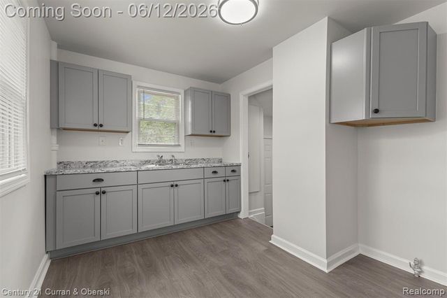 6719 Parkland Street, Dearborn Heights, MI 48127