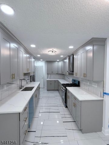 109 W Arthur Pl, Woodbridge Twp., NJ 08830