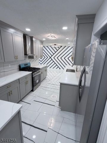 109 W Arthur Pl, Woodbridge Twp., NJ 08830