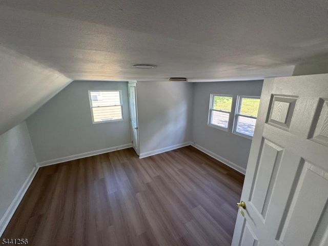 109 W Arthur Pl, Woodbridge Twp., NJ 08830