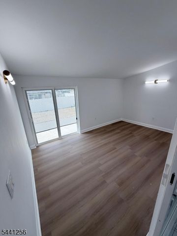 109 W Arthur Pl, Woodbridge Twp., NJ 08830