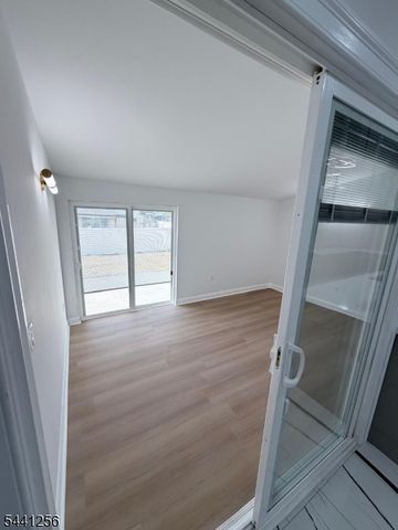 109 W Arthur Pl, Woodbridge Twp., NJ 08830