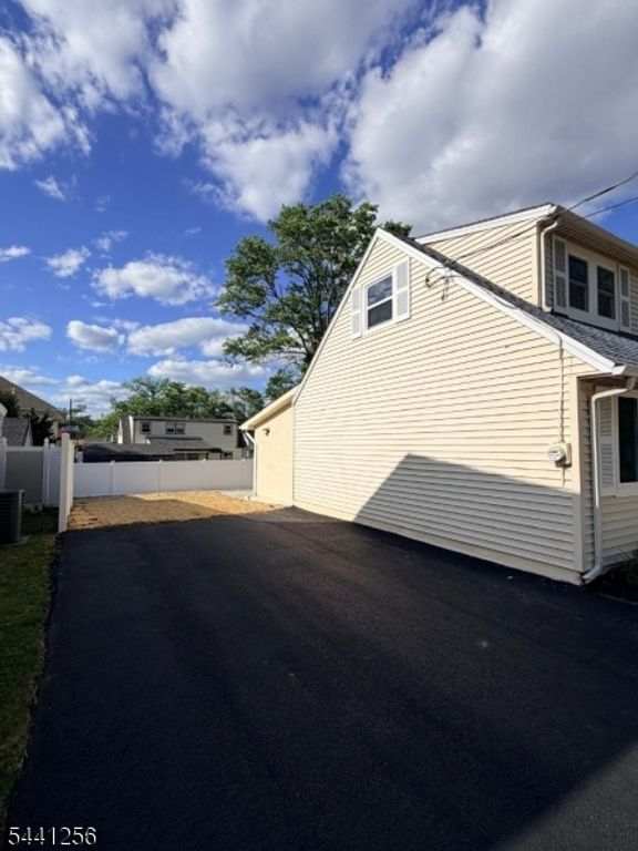 109 W Arthur Pl, Woodbridge Twp., NJ 08830 — photo 3