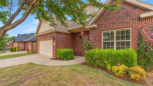 100 NE Chicory Lane, Bentonville, AR 72712