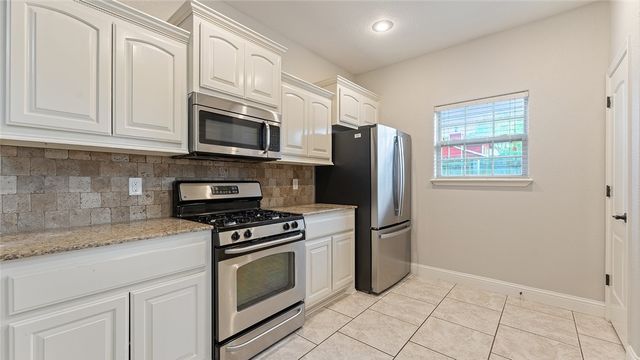 100 NE Chicory Lane, Bentonville, AR 72712